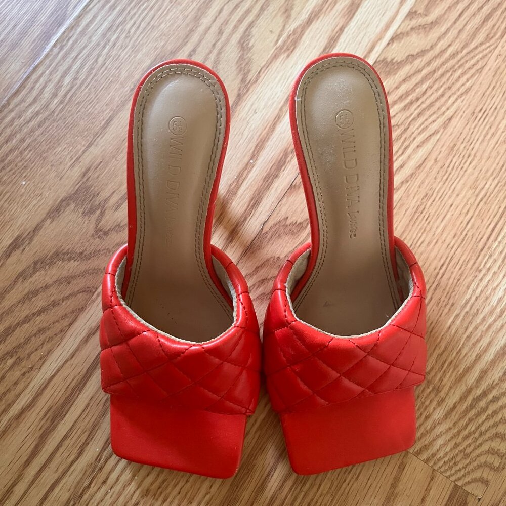 Cute Red Heels! - Picture 2 of 2